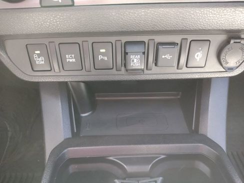 Used 2021 Toyota Tacoma TRD Sport w/ TRD Premium Sport Package AWD/4WD image 25