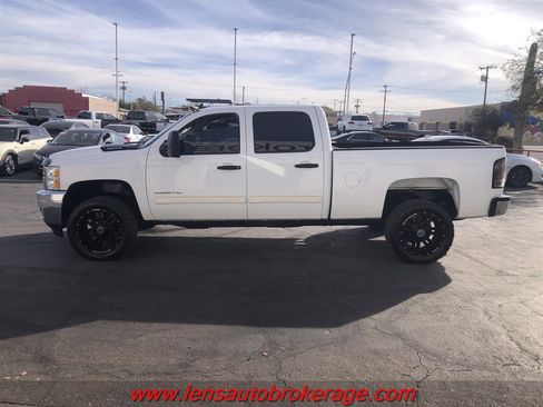 Used 2014 Chevrolet Silverado 2500 LT w/ Interior Plus Package image 5
