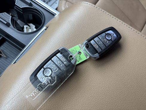 Used 2022 Ford F250 Lariat w/ Lariat Ultimate Package image 35