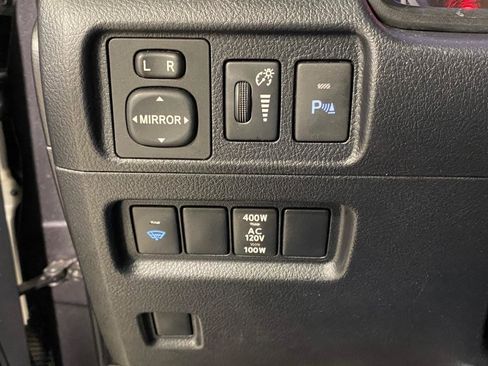 Used 2018 Toyota 4Runner Limited AWD/4WD image 19