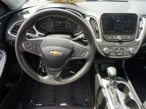 Used 2021 Chevrolet Malibu LS FWD image 20