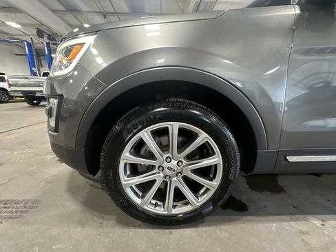 Used 2017 Ford Explorer Limited AWD/4WD image 23