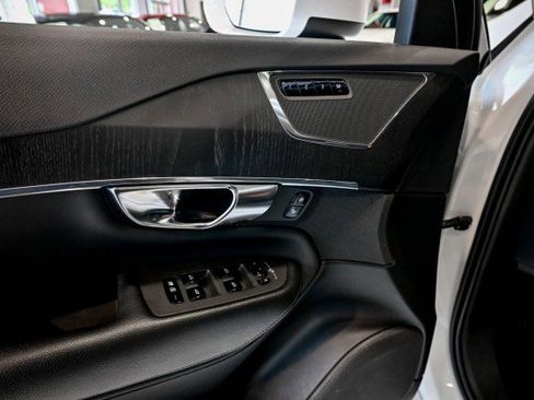 Used 2020 Volvo XC90 T5 Momentum w/ Protection Package Premier AWD/4WD image 16