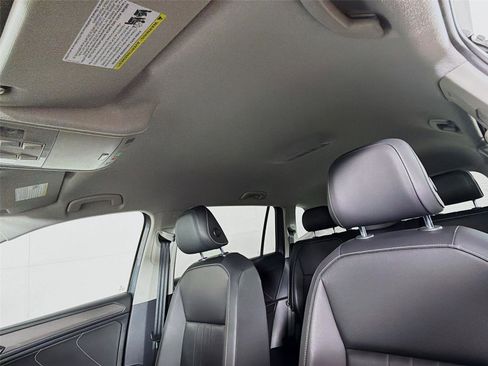 Used 2022 Volkswagen Tiguan SE AWD/4WD image 5