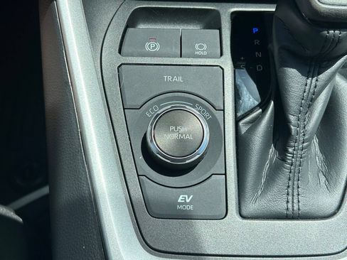 Used 2023 Toyota RAV4 XLE AWD/4WD image 27