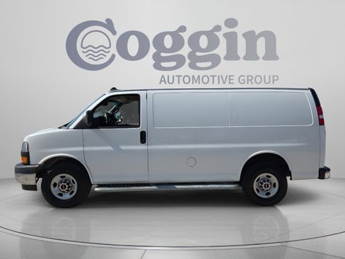 Used 2023 GMC Savana 2500 w/ Driver Convenience Package RWD image 2
