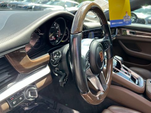 Used 2020 Porsche Panamera 4 Executive AWD/4WD image 32
