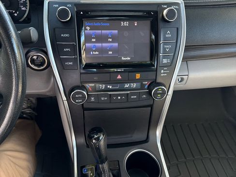 Used 2016 Toyota Camry XLE image 21