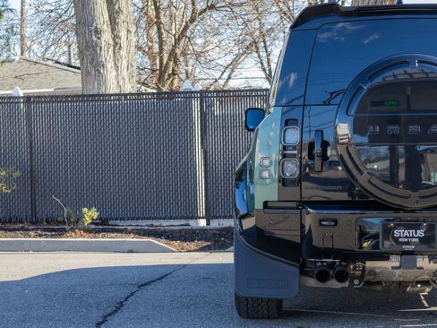 Used 2024 Land Rover Defender 110 V8 image 25