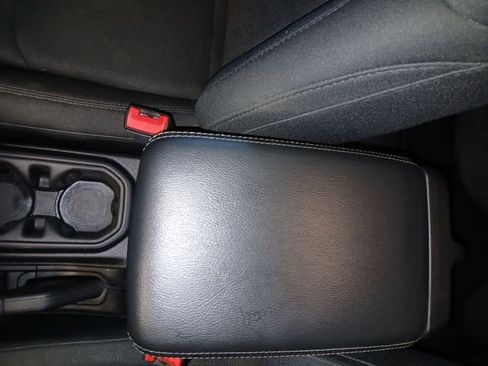 Used 2020 Jeep Wrangler Unlimited Sahara image 39