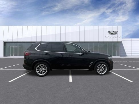 Used 2023 BMW X5 xDrive40i w/ Premium Package AWD/4WD image 2