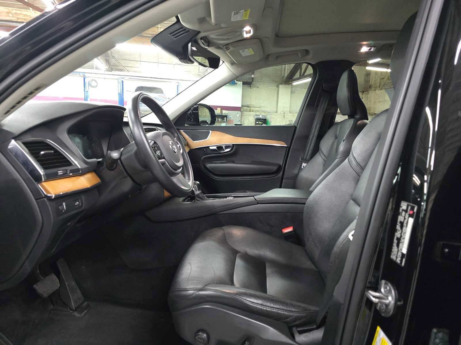 Used 2022 Volvo XC90 T6 Momentum w/ Climate Package AWD/4WD image 20