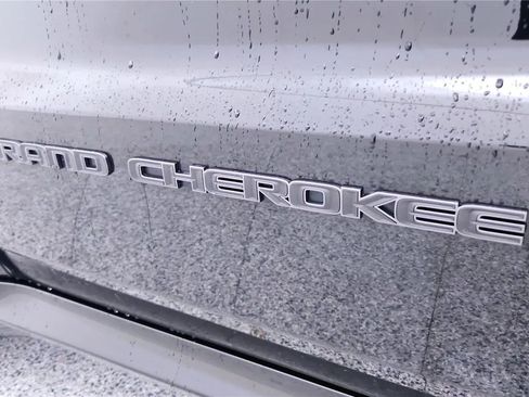 Used 2021 Jeep Grand Cherokee High Altitude AWD/4WD image 17