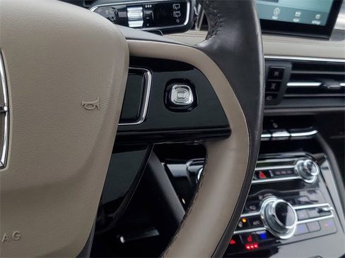 Used 2020 Lincoln Corsair AWD w/ Premium Package image 22