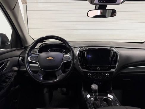 Used 2021 Chevrolet Traverse LT image 34