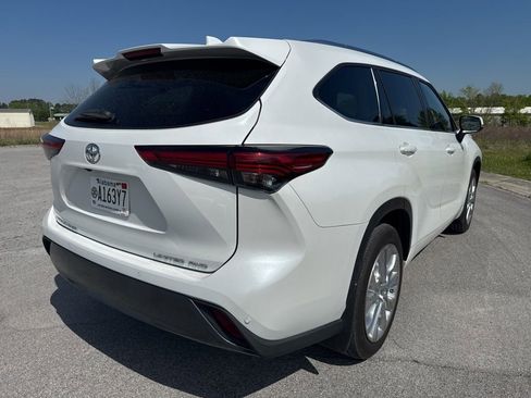 Used 2022 Toyota Highlander Limited image 11