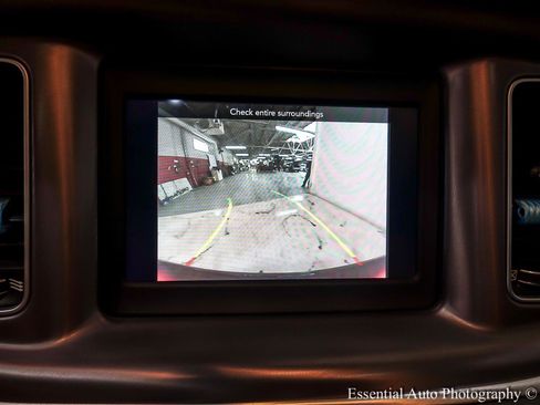 Used 2020 Dodge Charger SXT w/ Leather Interior Group image 22