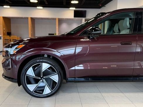 Used 2025 Volvo EX90 Ultra AWD/4WD image 8