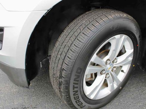 Used 2017 Chevrolet Equinox LS image 17