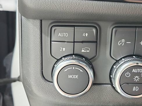 Used 2025 GMC Yukon XL Denali AWD/4WD image 29