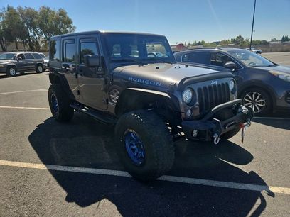 Used 2017 Jeep Wrangler Unlimited Rubicon w/ Connectivity Group