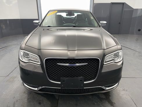 Used 2019 Chrysler 300 Limited image 8