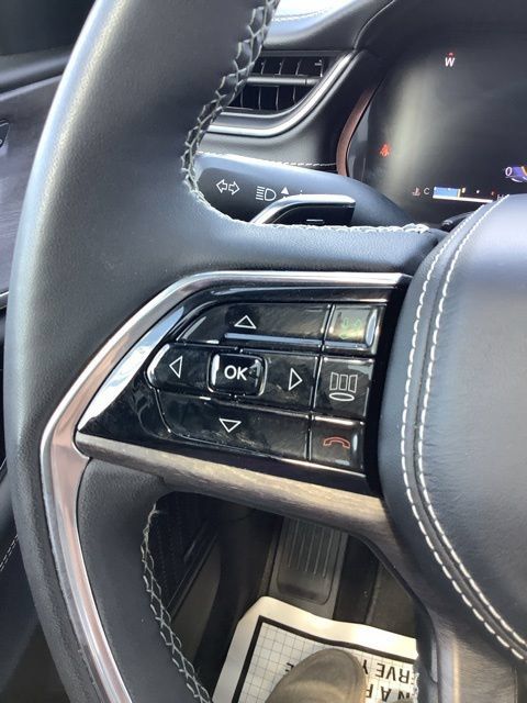 Certified 2023 Jeep Grand Cherokee Overland w/ Luxury Tech Group IV AWD/4WD image 27