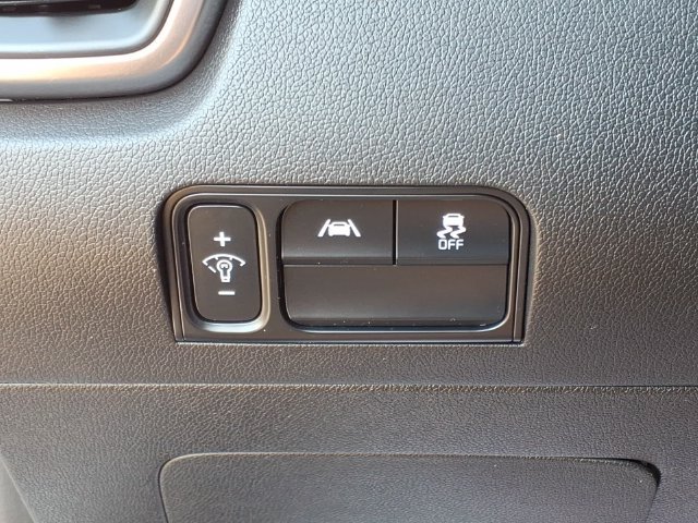 Used 2023 Kia Sorento LX FWD image 15