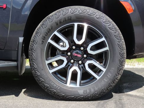 Certified 2024 GMC Yukon AT4 AWD/4WD image 13