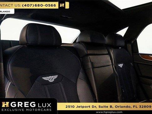 Used 2022 Bentley Bentayga image 55