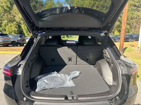 New 2026 Chevrolet Equinox EV LT image 34