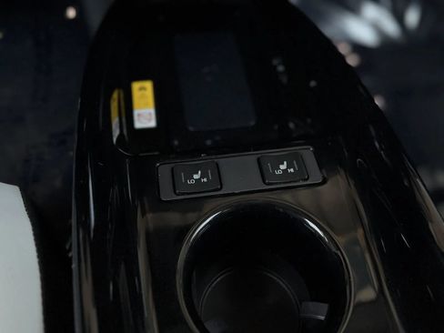 Used 2019 Toyota Prius Limited w/ Carpet Mat Package FWD image 54