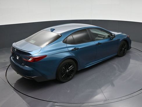 Used 2025 Toyota Camry SE w/ Convenience Package image 14