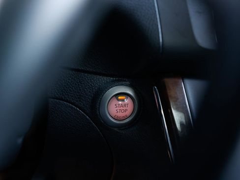 Used 2015 Nissan Sentra SL image 29