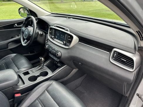 Used 2017 Kia Sorento AWD w/ LX Convenience Package image 27