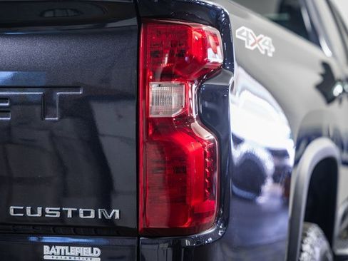 Used 2024 Chevrolet Silverado 2500 Custom w/ Custom Convenience Package image 6