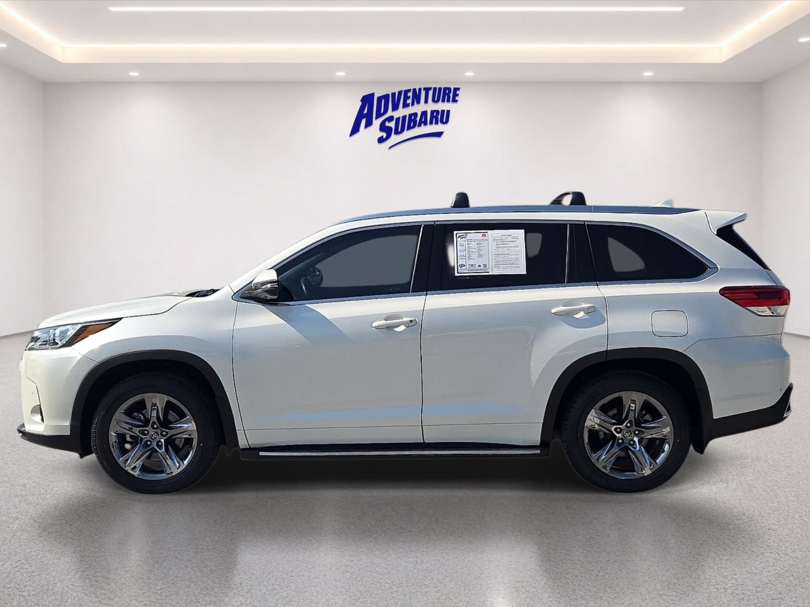 Used 2018 Toyota Highlander Limited Platinum AWD/4WD image 4