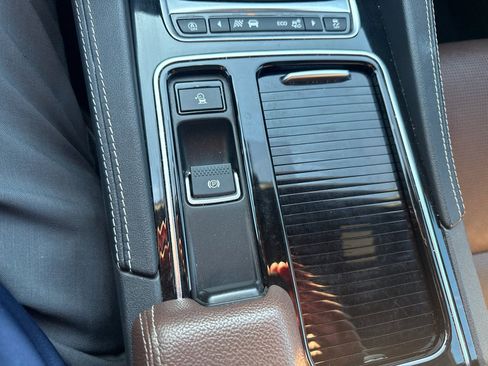 Used 2020 Jaguar F-PACE S image 26