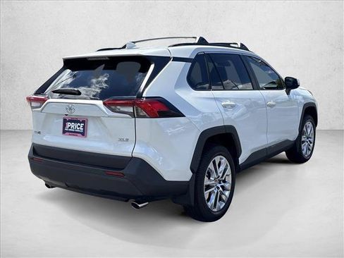 Used 2025 Toyota RAV4 XLE Premium FWD image 5