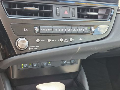 Used 2023 Lexus ES 250 w/ Premium Package AWD/4WD image 23