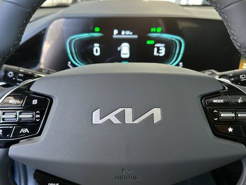 New 2026 Kia Niro FWD image 23