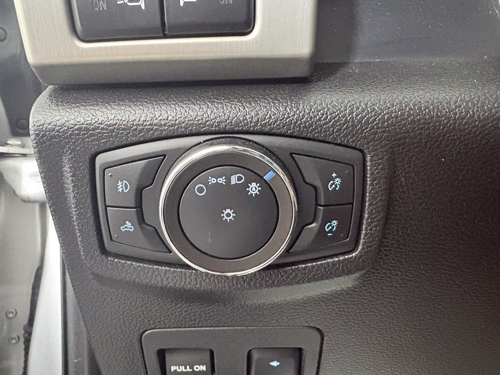 Used 2018 Ford F150 Platinum w/ Equipment Group 701A Luxury AWD/4WD image 23