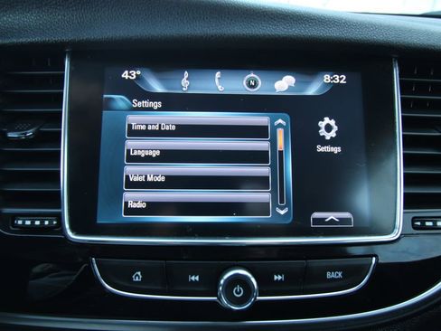 Used 2018 Buick Encore Preferred image 29