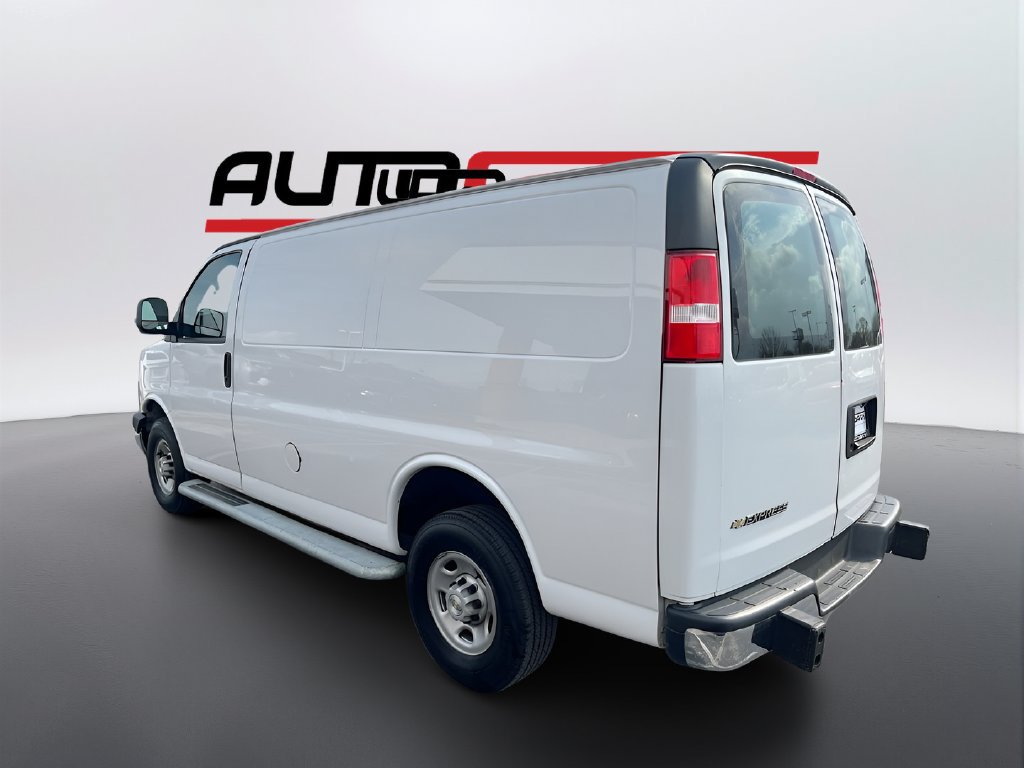 Used 2023 Chevrolet Express 2500 w/ Driver Convenience Package RWD image 5