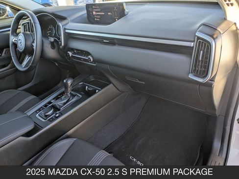 Used 2025 MAZDA CX-50 AWD 2.5 S w/ Premium Package image 37