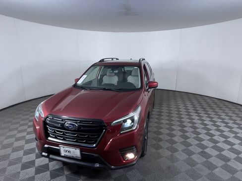 Used 2023 Subaru Forester Premium AWD/4WD image 3