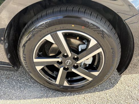 Used 2024 Nissan Sentra SV FWD image 22