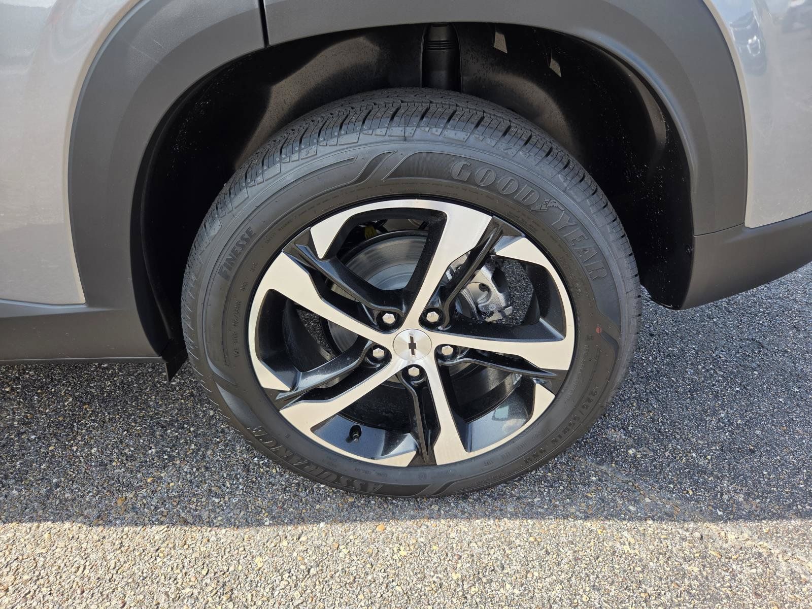 New 2026 Chevrolet Trax RS w/ Sunroof Package FWD image 20
