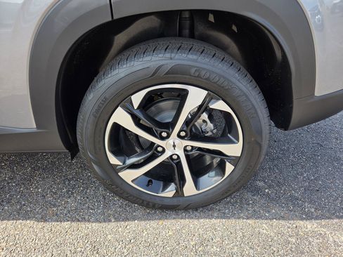 New 2026 Chevrolet Trax RS w/ Sunroof Package FWD image 20