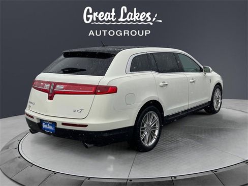 Used 2013 Lincoln MKT AWD image 5